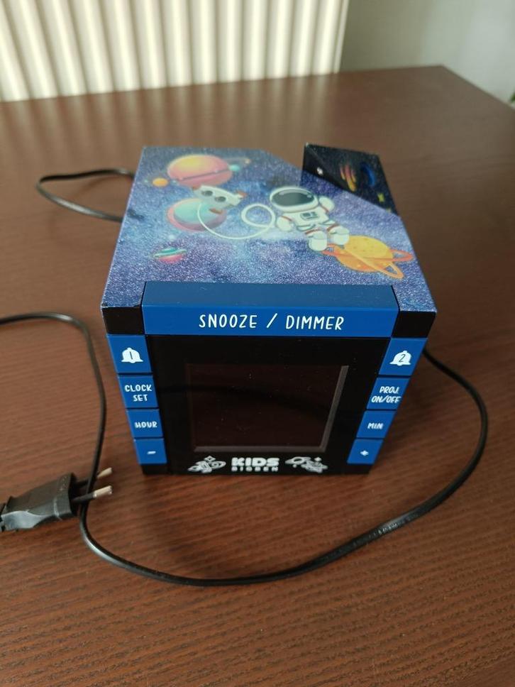 bigben ruimte klok wekker, Elektronische apparatuur, Wekkers, Zo goed als nieuw, Digitaal, Ophalen of Verzenden