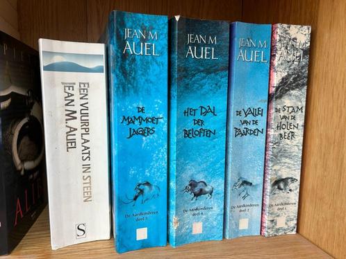 Jean M Auel: verschillende boeken, Boeken, Romans, Zo goed als nieuw, Ophalen