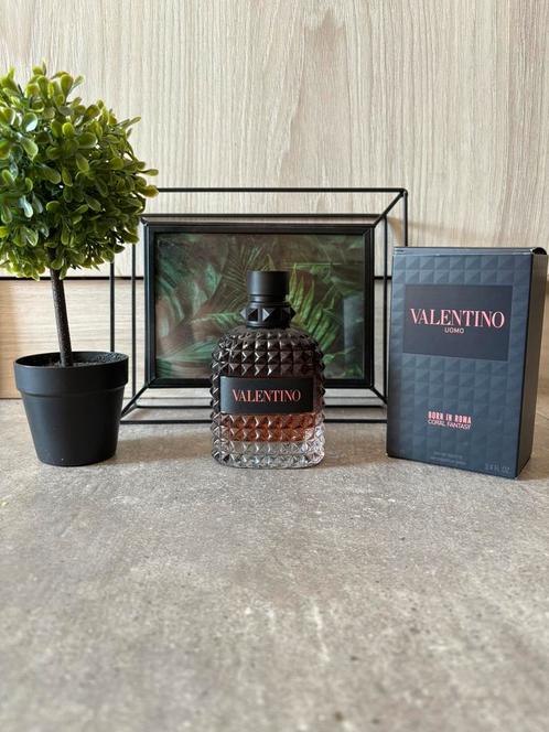 Valentino Born In Roma - Coral Fantasy, Handtassen en Accessoires, Uiterlijk | Parfum, Zo goed als nieuw, Ophalen