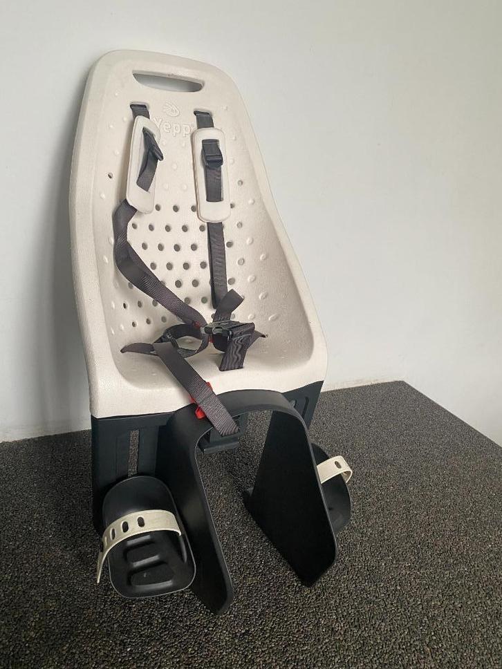 Fietsstoel Yepp, Fietsen en Brommers, Fietsaccessoires | Fietsstoeltjes, Zo goed als nieuw, Achterzitje, Voetsteuntjes, Ophalen