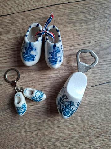 Souvenir holland / nederland : klompen  beschikbaar voor biedingen
