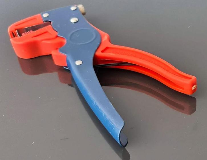 Pince à dénuder, Bricolage & Construction, Électricité & Câbles, Utilisé, Autres types, Enlèvement ou Envoi