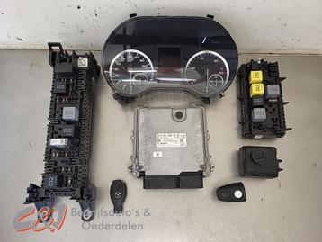 Kontaktslot + computer van een Mercedes Vito beschikbaar voor biedingen