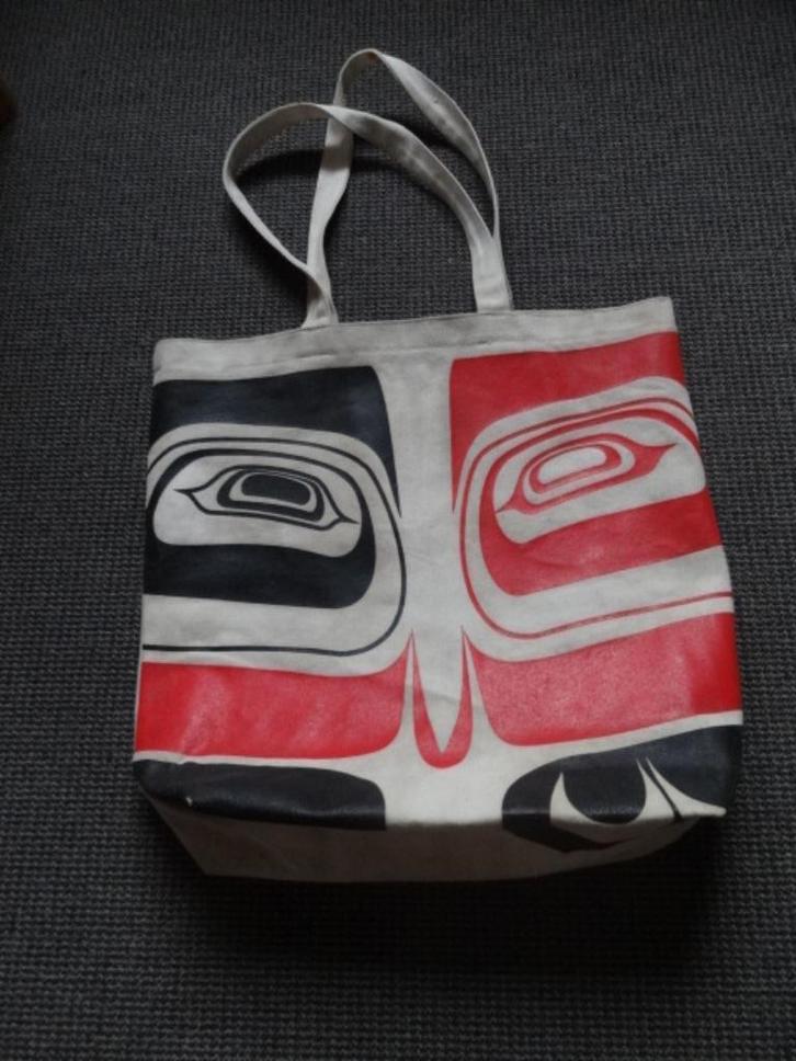 Inuit, Eskimo Owlfish tas met design van Ken Campbell, Antiek en Kunst, Kunst | Niet-Westerse kunst, Verzenden