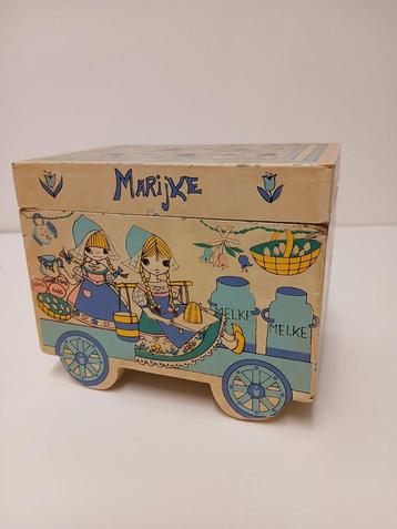 Vintage houten muziekdoosje  beschikbaar voor biedingen