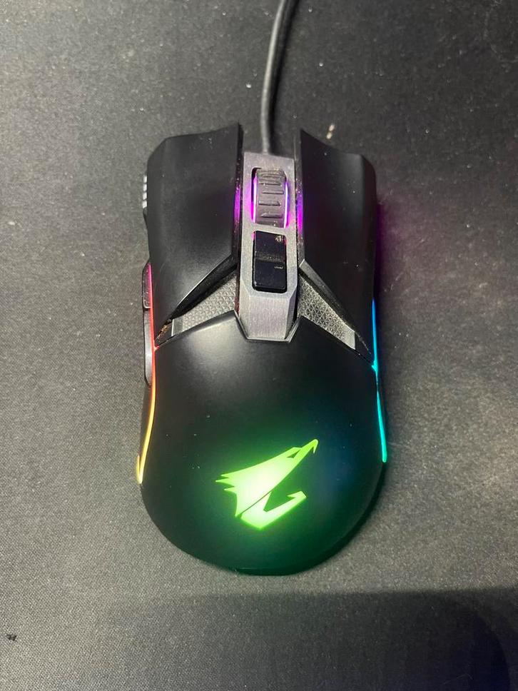 Souris Gaming Gigabyte AORUS M5 (GM-AORUS M5), Computers en Software, Muizen, Gebruikt, Muis, Rechtshandig, Bedraad, Gaming muis