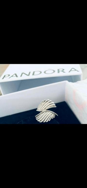 Pandora ring met steentjes bezet NIEUW!!! beschikbaar voor biedingen