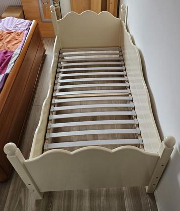 Tienerbed beschikbaar voor biedingen