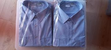 Uniform hemden en broeken beschikbaar voor biedingen