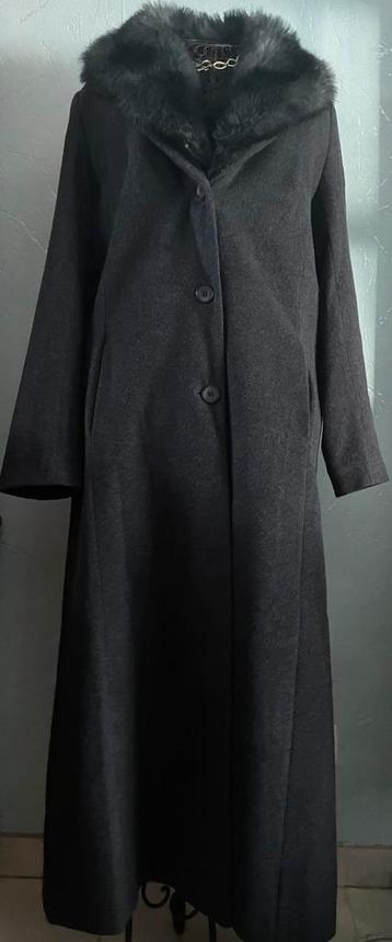 Kawa  36 /38 Mooie lange donkere grijze jas beschikbaar voor biedingen