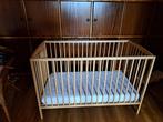 babybedje 123 x 62 hout inclusief matras, Kinderen en Baby's, Ophalen, Zo goed als nieuw, Minder dan 140 cm, Matras