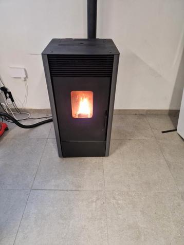 Degelijke 2dehands pelletkachel 13kw eco antraciet  beschikbaar voor biedingen
