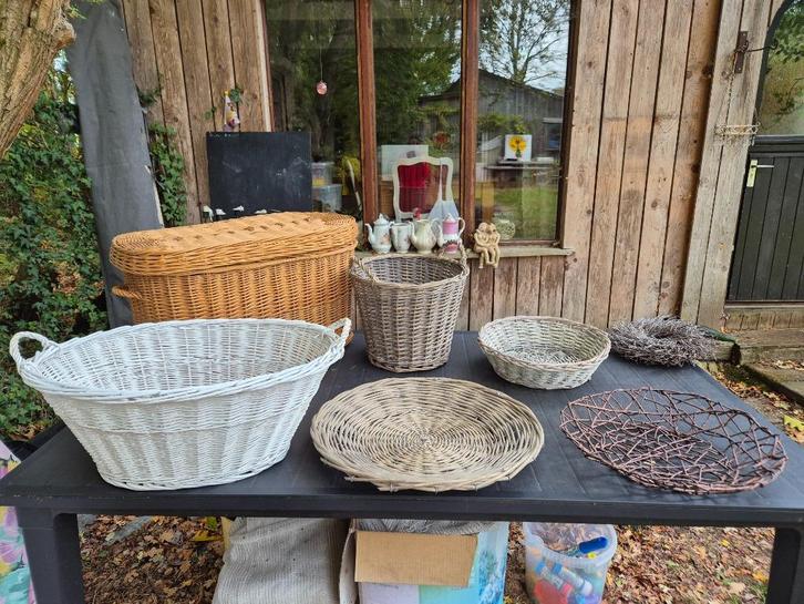 Rieten manden verschillende modellen vanaf 0,20 EUR, Huis en Inrichting, Woonaccessoires | Schalen en Manden, Mand, Riet, Ophalen