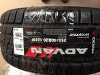 2 SPLINTERNIEUWE Yokohama V902 255/40R20 101W winterbanden, Auto-onderdelen, Ophalen, Bestelwagen, 255 mm, Nieuw