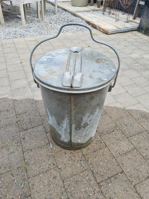 Oude zinken vuilbak Heverlee vuilbak zink, Tuin en Terras, Tuinwanddecoratie, Zo goed als nieuw, Ophalen
