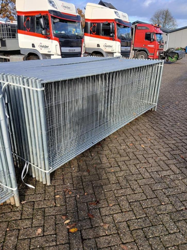 lage werfhekken/nadarhekken/ bouwhekken in nette staat, Tuin en Terras, Tuinhekken en Hekwerk, Gebruikt, Overige typen, IJzer