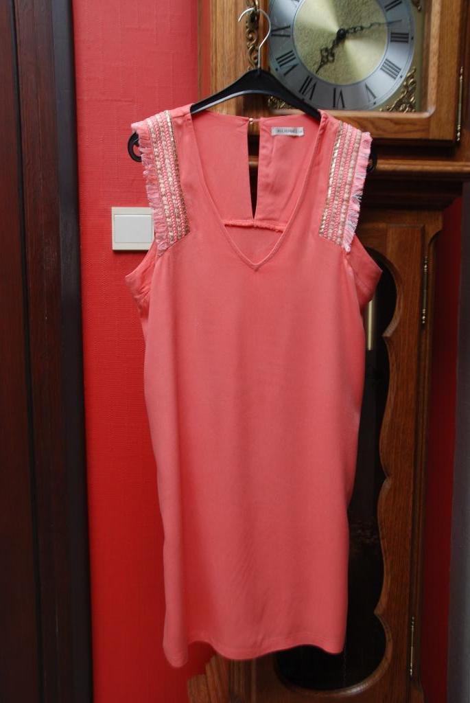 Schitterende rechte jurk van KILIBI in kleine zalm, maat S T, Kleding | Dames, Jurken, Zo goed als nieuw, Maat 36 (S), Roze, Boven de knie