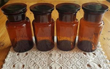 4 Vintage bruine glazen apothekers potten met geslepen dop