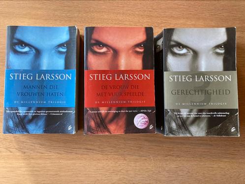 Stieg Larsson - Mannen die vrouwen haten -trilogie, Boeken, Thrillers, Zo goed als nieuw, Ophalen of Verzenden