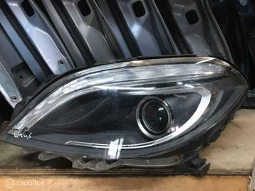 Mercedes-Benz B-klasse W246 Koplamp Bi-Xenon A2468201561 beschikbaar voor biedingen
