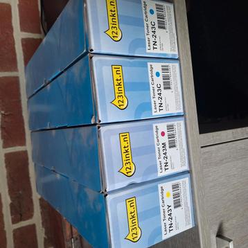 nieuwe cartridges. Nog in verpakking. beschikbaar voor biedingen