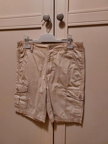 Heel mooie, beige bermuda - als nieuw !! - 8 jaar beschikbaar voor biedingen