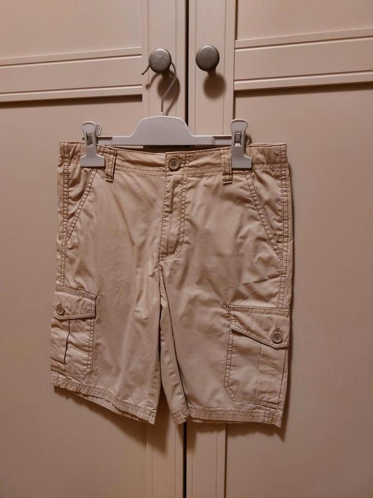 Heel mooie, beige bermuda - als nieuw !! - 8 jaar, Kinderen en Baby's, Kinderkleding | Maat 128, Nieuw, Jongen, Broek, Ophalen of Verzenden