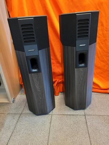 Koppel Bose 701 luidsprekers. L + R in goede staat. beschikbaar voor biedingen