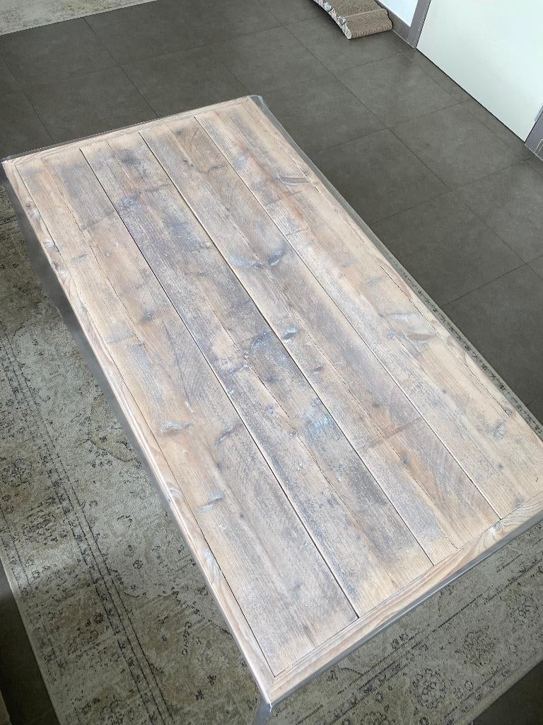 Robuuste salontafel in steigerhout met metalen poten, Huis en Inrichting, Tafels | Salontafels, Zo goed als nieuw, Minder dan 50 cm