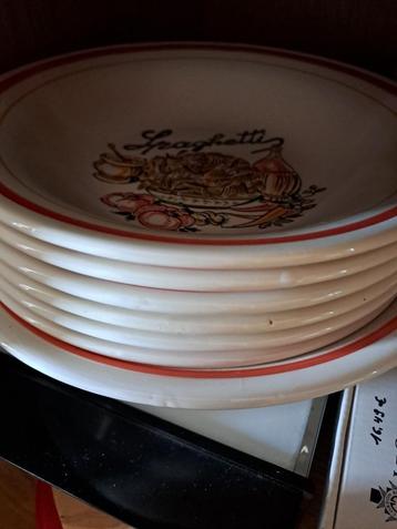 Set van 6 pastaborden + serveerbord beschikbaar voor biedingen