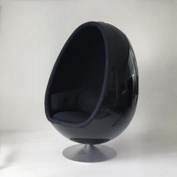 Ovalia Egg Chair Henrik Thor Larsen 1968 space age pop art beschikbaar voor biedingen