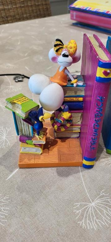 Zeldzame boekensteun  beschikbaar voor biedingen