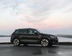 VW Tiguan R-Line Platinum DSG 1.5 TSI 150 pk, Auto's, Volkswagen, 4 cilinders, Zwart, Leder, 5 zetels