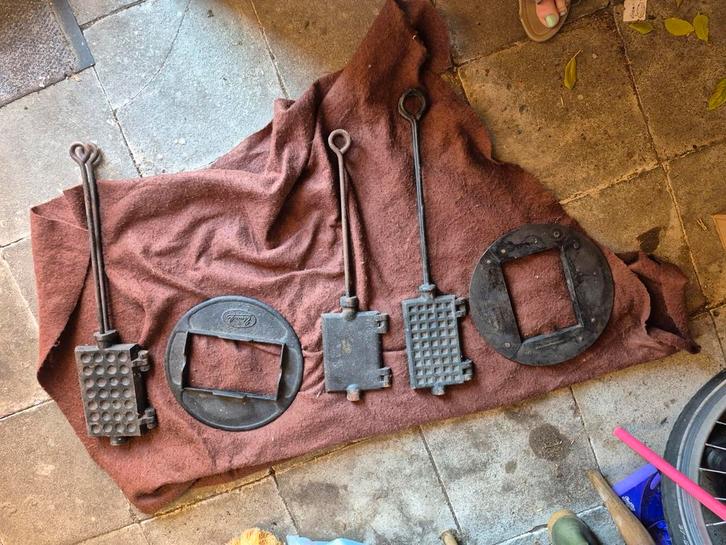 antieken wafelijzers met staanders+++spotprijs++, Antiek en Kunst, Antiek | Keukengerei, Ophalen