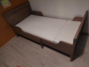 ikea meegroeibed met lattenbodem en matras, Kinderen en Baby's, Kinderkamer | Bedden, Ophalen, Gebruikt, Matras
