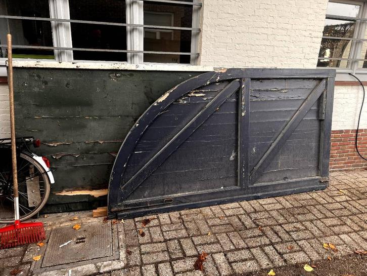 Houten garagedeur, Doe-het-zelf en Bouw, Deuren en Vliegenramen, Gebruikt, Garagedeur, 215 cm of meer, 120 cm of meer, Hout, Ophalen