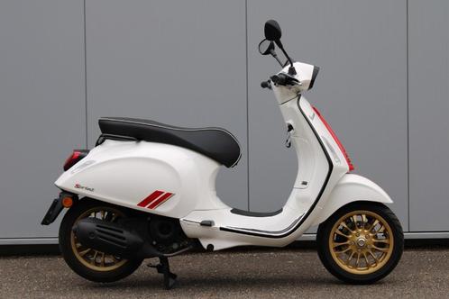 Piaggio Vespa Sprint 50cc Racing Sixties Édition limitée, Motos, Motos | Piaggio, Entreprise, Scooter, jusqu'à 11 kW, 1 cylindre