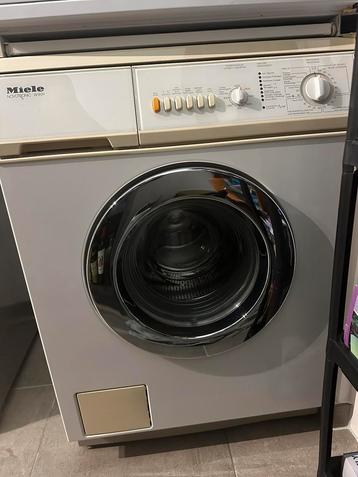 Machine à laver Miele pour pièces disponible aux enchères