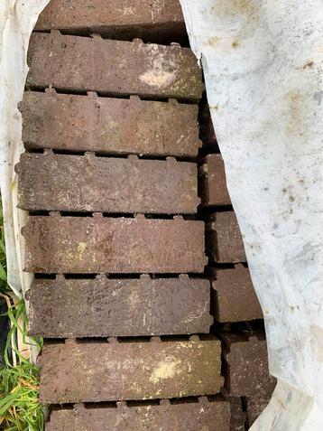 Waterdoorlatende kleiklinkers Wienerberger  beschikbaar voor biedingen