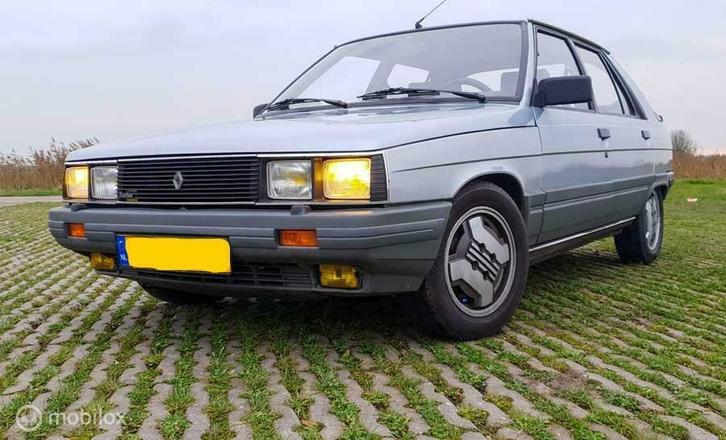 NOS Originele voorbumper Renault 11 | 7701462864, Auto-onderdelen, Carrosserie, Bumper, Renault, Voor, Nieuw, Ophalen of Verzenden