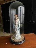 statue de Marie avec un enfant sous une cloche, Enlèvement