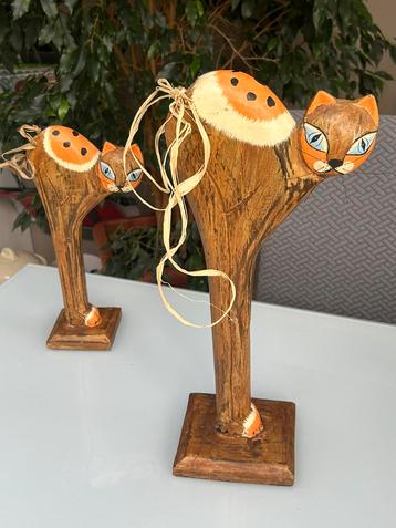 Paar decoratieve houten katten
