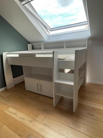lit mi-hauteur beschikbaar voor biedingen