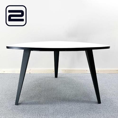 Moderne Vergadertafel, Zakelijke goederen, Kantoor en Winkelinrichting | Kantoormeubilair en Inrichting, Bureau, Werkplek, Gebruikt
