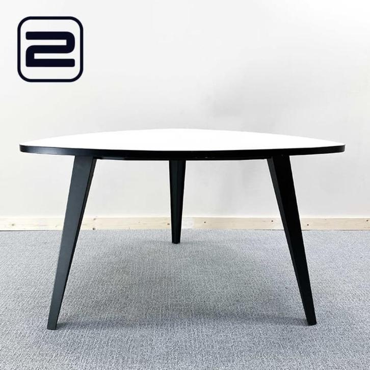 Moderne Vergadertafel, Zakelijke goederen, Kantoor en Winkelinrichting | Kantoormeubilair en Inrichting, Bureau, Werkplek, Gebruikt