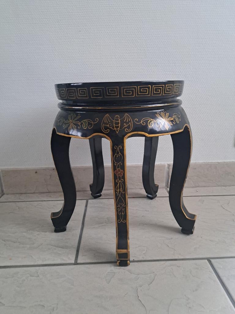 Elegant Oosters Krukje / Plantentafel – Zwarte Lak met Bloem, Ophalen