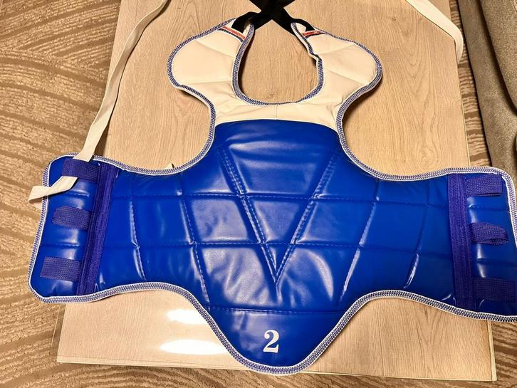 Taekwando borstbeschermer, Sport en Fitness, Vechtsporten en Zelfverdediging, Zo goed als nieuw, Taekwondo, Ophalen