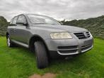 Volkswagen Touareg 3,2 Benzine 225ooo km 2de eigenaar, Auto's, Automaat, Parkeersensor, Leder, Bedrijf