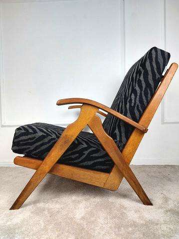 Vintage fauteuil met een make-over  beschikbaar voor biedingen