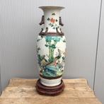 Oosterse vaas op voet, Ophalen